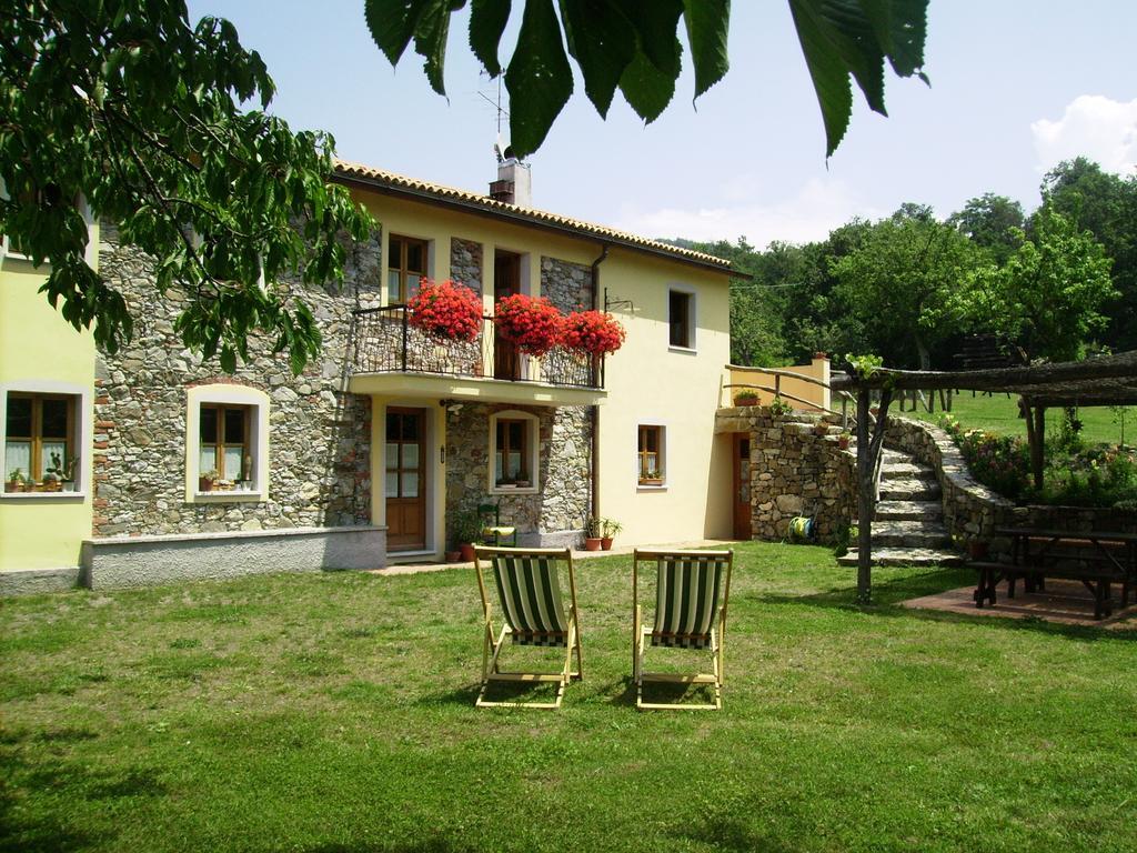Bed and Breakfast Il Girasole Fosdinovo Habitación foto